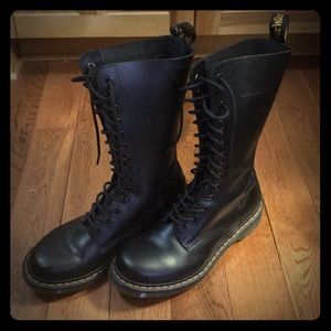 Dr. Martens 1914 Smooth Boots